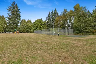 12608 NE Hollyhills Dr, Bothell, WA 98011 - Photo 37