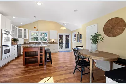 7711 Sunnyside Avenue N, Seattle, WA 98103 - Photo 5