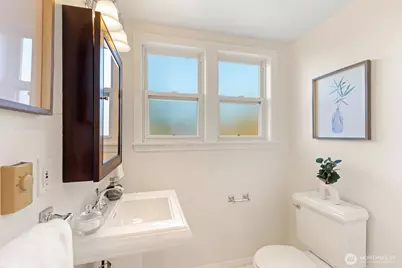 7711 Sunnyside Avenue N, Seattle, WA 98103 - Photo 17
