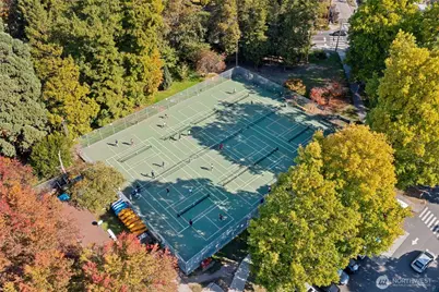 7711 Sunnyside Avenue N, Seattle, WA 98103 - Photo 37