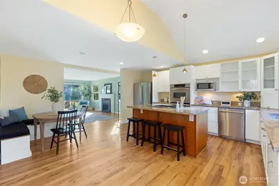 7711 Sunnyside Avenue N, Seattle, WA 98103 - Photo 7