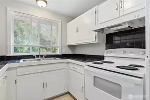 14333 32nd Ave NE, Seattle, WA 98125 - Photo 17