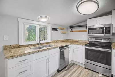 1251 S 230th Street, Des Moines, WA 98198 - Photo 9