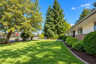851 SW 116th St, Seattle, WA 98146 - Photo 25