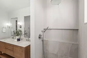 4326 Woodlawn Ave N, Seattle, WA 98103 - Photo 21