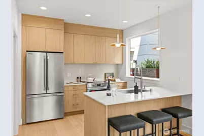 4326 Woodlawn Avenue N #A, Seattle, WA 98103 - Photo 9