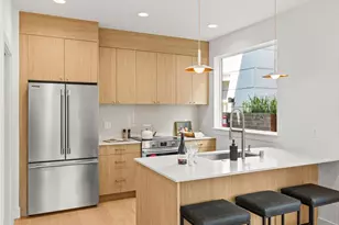 4326 Woodlawn Ave N, Seattle, WA 98103 - Photo 9