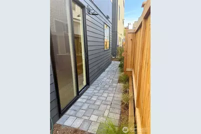 4326 Woodlawn Avenue N #A, Seattle, WA 98103 - Photo 7