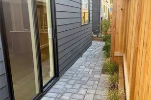 4326 Woodlawn Ave N, Seattle, WA 98103 - Photo 7