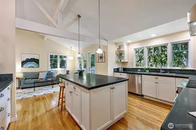 6720 W Mercer Way, Mercer Island, WA 98040 - Photo 13
