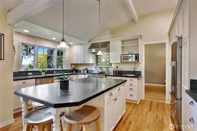 6720 W Mercer Way, Mercer Island, WA 98040 - Photo 9