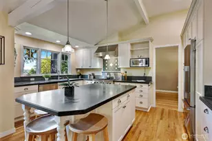 6720 W Mercer Way, Mercer Island, WA 98040 - Photo 9
