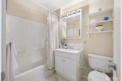 632 13th Avenue E #19, Seattle, WA 98102 - Photo 23