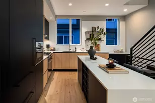 1717 20th Ave, Seattle, WA 98122 - Photo 9