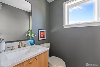 4469 Linden Avenue N, Seattle, WA 98103 - Photo 19