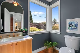 4469 Linden Ave N, Seattle, WA 98103 - Photo 11