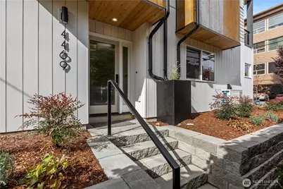4469 Linden Avenue N, Seattle, WA 98103 - Photo 3
