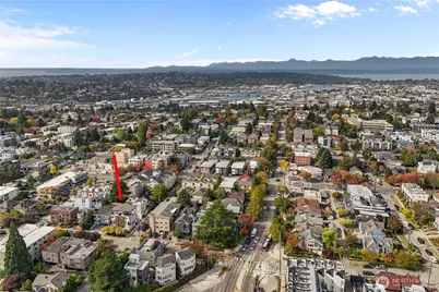 4469 Linden Avenue N, Seattle, WA 98103 - Photo 27
