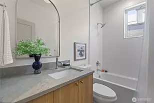 4469 Linden Ave N, Seattle, WA 98103 - Photo 17