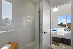 4469 Linden Ave N, Seattle, WA 98103 - Photo 15