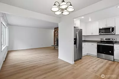 19433 28th Avenue NE #B, Lake Forest Park, WA 98155 - Photo 7