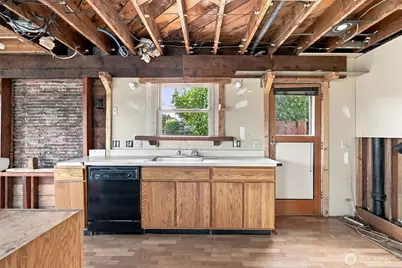 1317 California Avenue SW, Seattle, WA 98116 - Photo 9