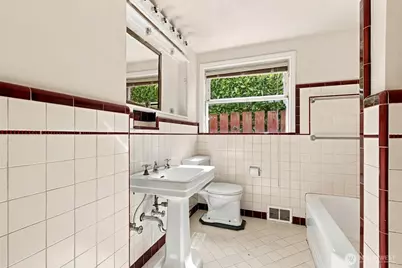 1317 California Avenue SW, Seattle, WA 98116 - Photo 17