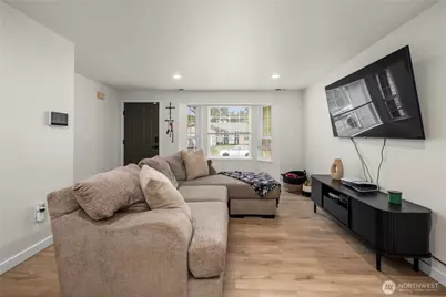 14301 1st Avenue E, Tacoma, WA 98445 - Photo 5