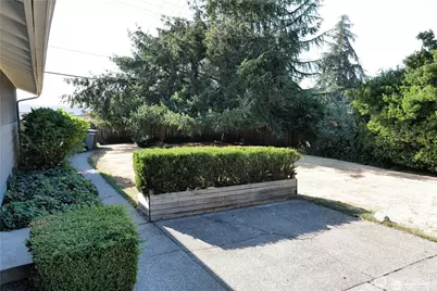 11602 SE 49th Street, Bellevue, WA 98006 - Photo 19