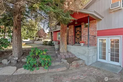 140 Robin Place NW, East Wenatchee, WA 98802 - Photo 3