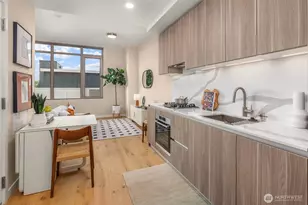 10232 NE 10th St, Bellevue, WA 98004 - Photo 3