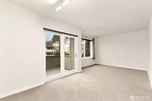 3926 1st Ave NE, Seattle, WA 98105 - Photo 3