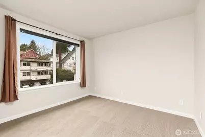 3926 1st Avenue NE #31, Seattle, WA 98105 - Photo 5