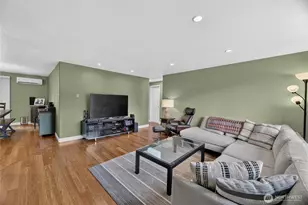 8819 123rd Ave SE, Newcastle, WA 98056 - Photo 3