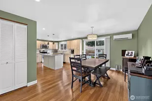 8819 123rd Ave SE, Newcastle, WA 98056 - Photo 9