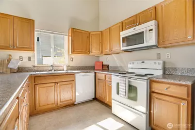 3023 Bridgeport Way W #B, University Place, WA 98466 - Photo 3