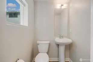 2524 Yale Ave. E., Seattle, WA 98102 - Photo 11