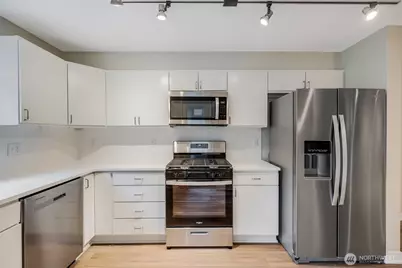 2524 Yale Avenue E #A, Seattle, WA 98102 - Photo 9