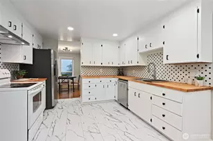 1135 S 204th St, Seattle, WA 98198 - Photo 11