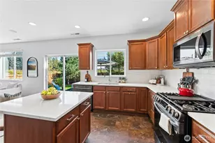 626 195th St SE, Bothell, WA 98012 - Photo 9