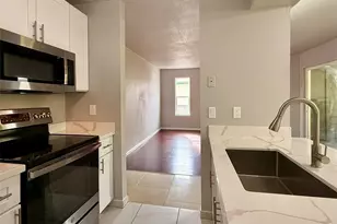 3233 NE 12th St, Renton, WA 98056 - Photo 5