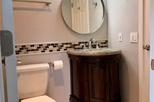 3233 NE 12th St, Renton, WA 98056 - Photo 9