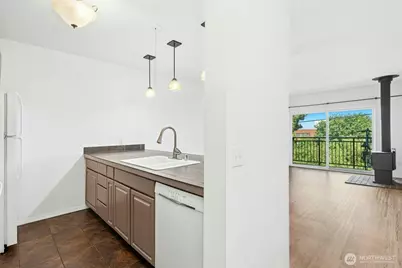 5844 NE 75th Street #A302, Seattle, WA 98115 - Photo 3