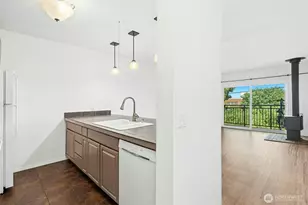 5844 NE 75th St, Seattle, WA 98115 - Photo 3