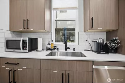 2809 Grand Street #4, Seattle, WA 98144 - Photo 11