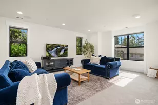 10668 SE 32nd St, Bellevue, WA 98004 - Photo 29