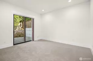 10668 SE 32nd St, Bellevue, WA 98004 - Photo 17