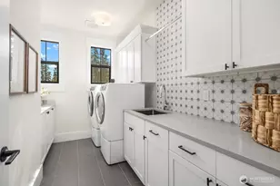 10668 SE 32nd St, Bellevue, WA 98004 - Photo 37
