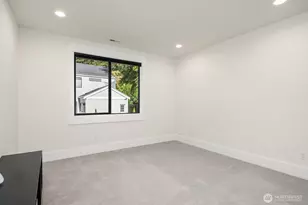 10668 SE 32nd St, Bellevue, WA 98004 - Photo 33