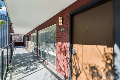 752 Bellevue Avenue E #204, Seattle, WA 98102 - Photo 5